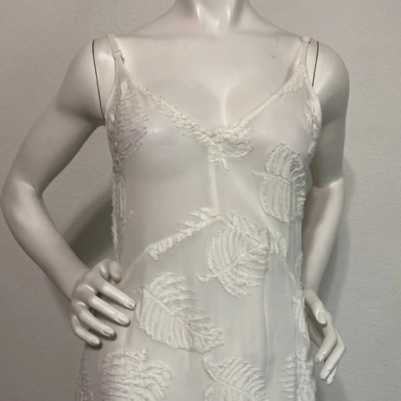 Wilfred Aritzia White V-Neck Semi Sheer Textured Leaf Sleeveless Maxi Dress Sz S - Picture 2 of 7